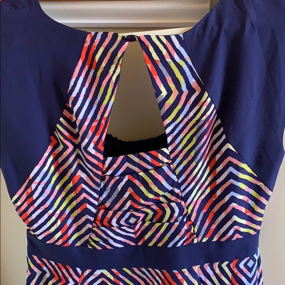 Fun BCBG dress - Picture 5 of 8